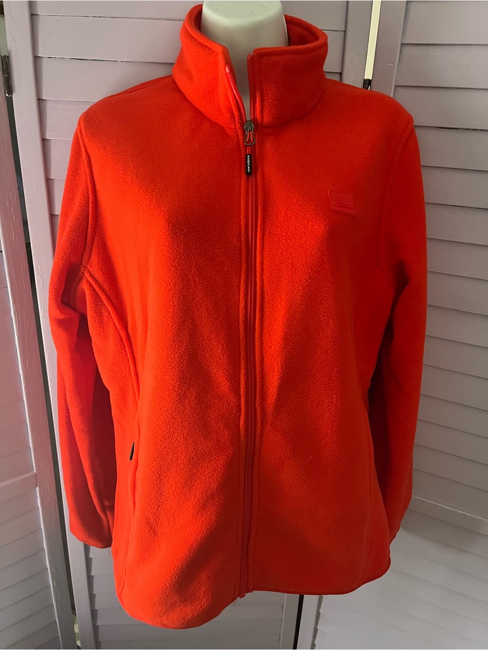 NWT NEW BALANCE pimento colored Full-Zip Fleece Jacket. Side zip pockets